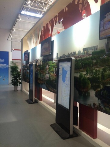 宿遷市建市20周年展覽館信息發(fā)布、觸摸設(shè)備均由米可提供1.jpg